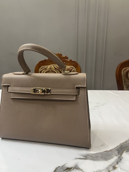 Продаю абсолютно новую сумку!!