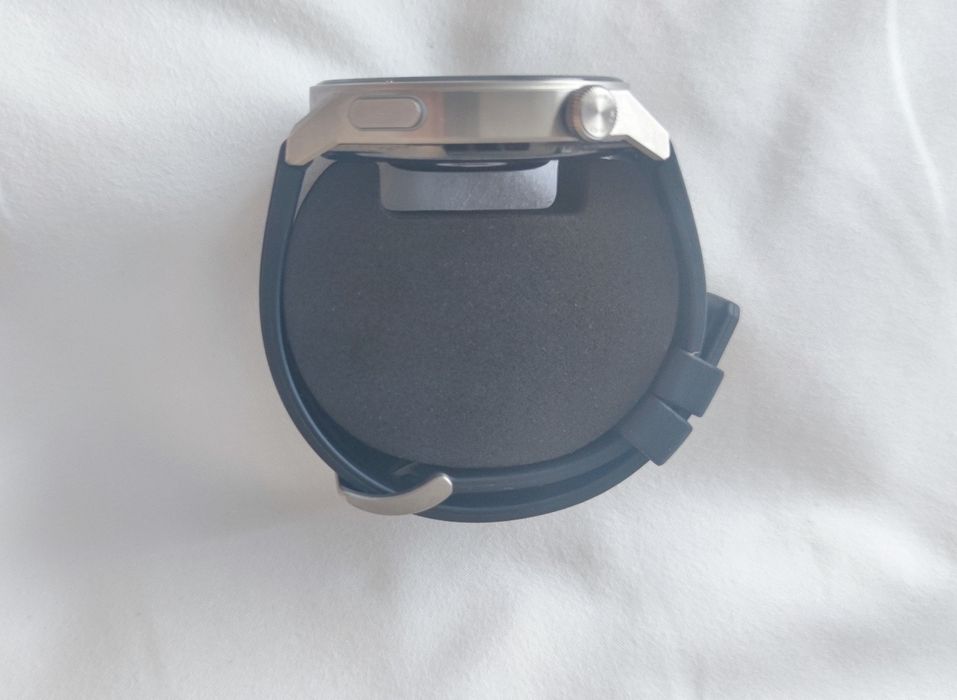 Продавам смарт часовник Huawei GTPro 3 в гаранция