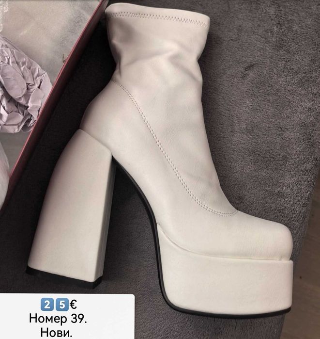 Дамски боти с дебел ток