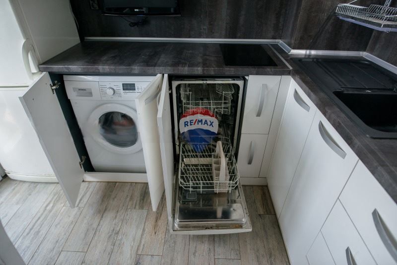 Дава се под наем Тристаен апартамент в Варна, Чайка - 90 кв.м за 663 € - Снимка #1