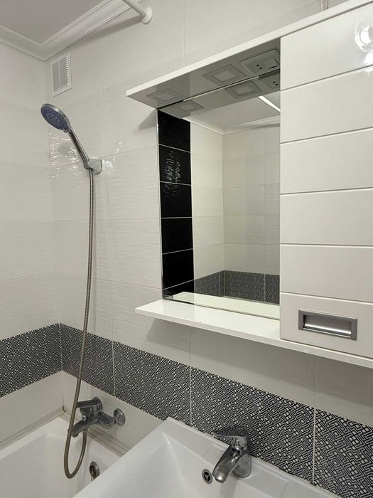 продается  2-ком квартира ОЧЕНЬ дорого !