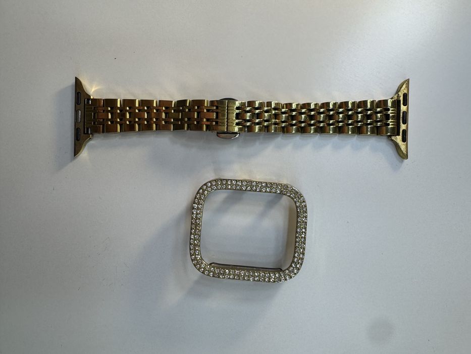 Apple Watch Series 8 GPS+ подарък каишка и кейс