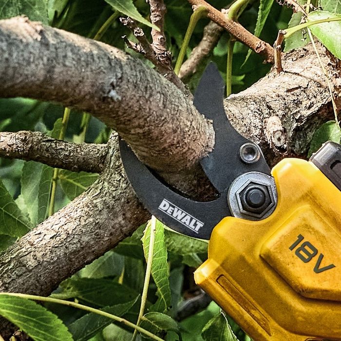 Акумулаторна Градинска Ножица DeWALT DCMPP568N 18V XR