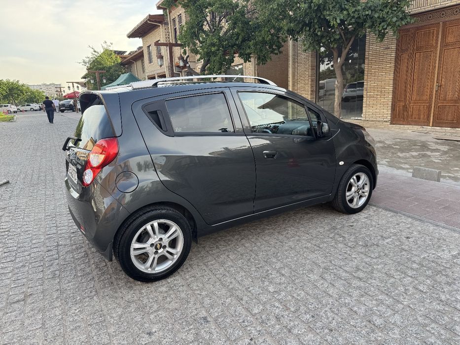 Chevrolet Spark 2017 — 2