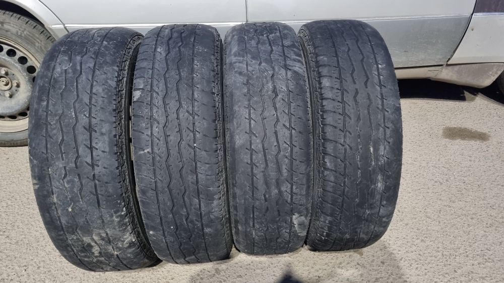 Продам шины R15 сост среднее