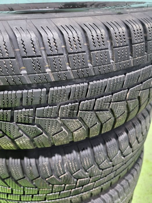4 бр зимни 215/65/17 Hankook
