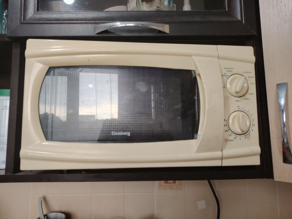 Продается микроволновая печь Elenberg