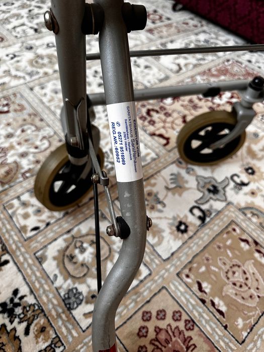 Ходунки взрослые на колесах