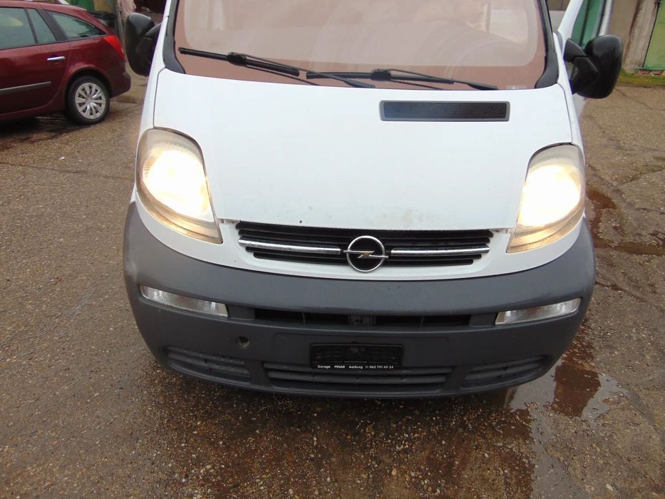 Far Opel Vivaro 2001-2013 faruri stanga dreapta Renault Trafic 2001-2013