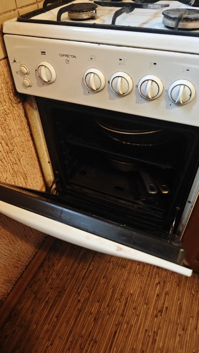 Отдам газовую плиту