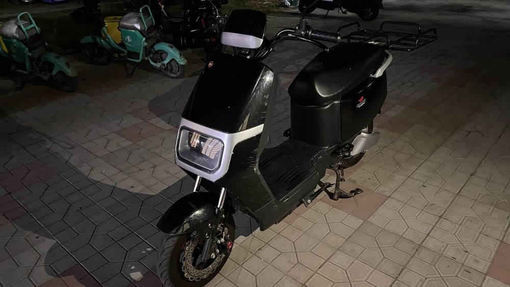 Elektr moped sotiladi