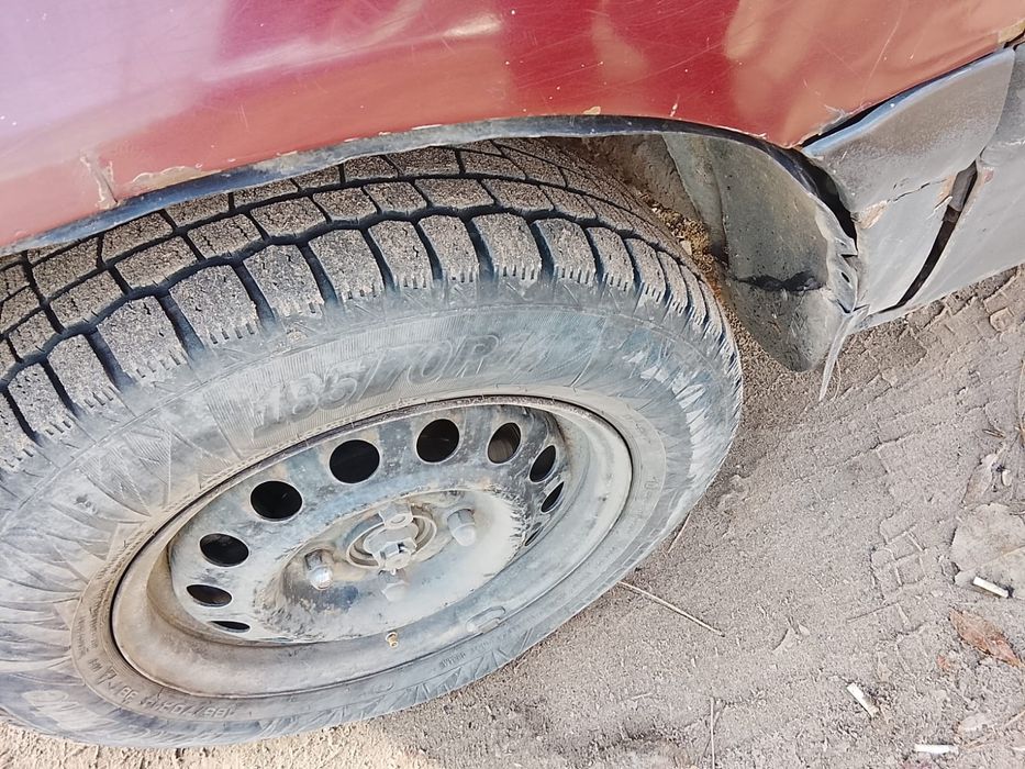 Mitsubishi 1993 space wagon