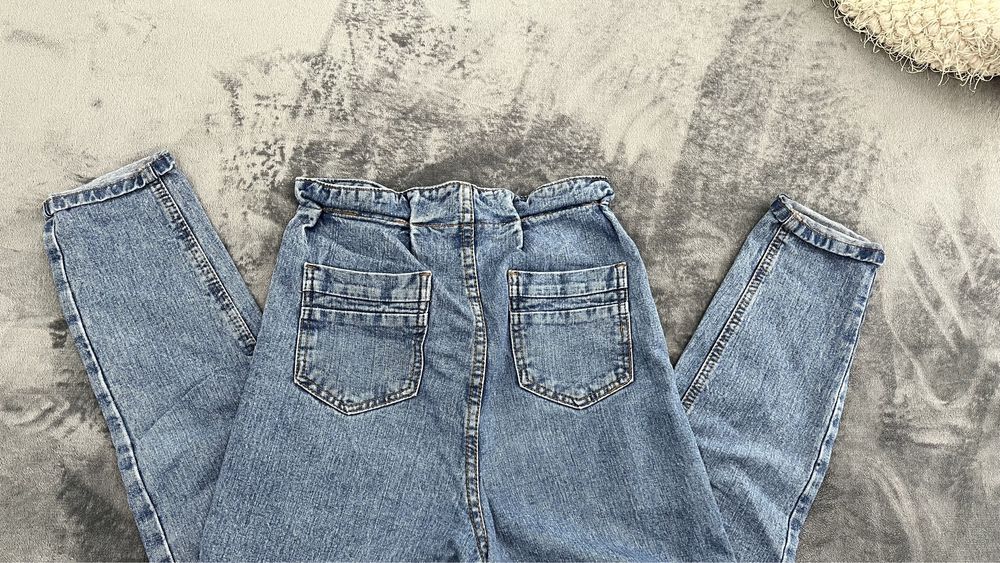 Дънки с висока талия и широк крачол mom djeans