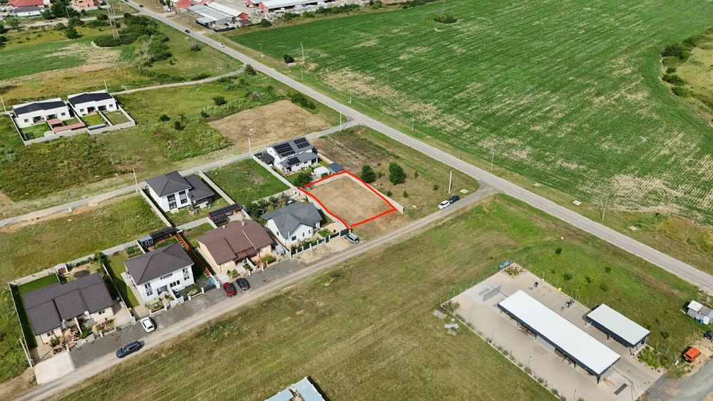 PROPRIETAR- locaţie excelenta, fs 20 ml, toate utilitaţile, gard de beton 3 laturi