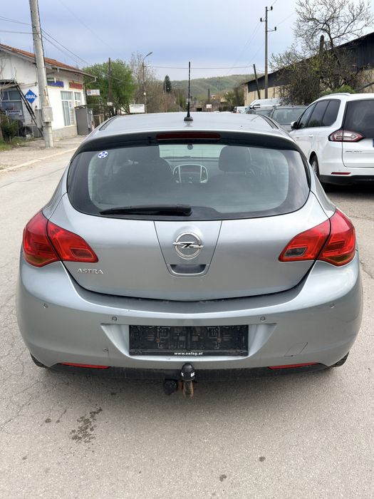 Opel astra J 1.6i 116кс на части