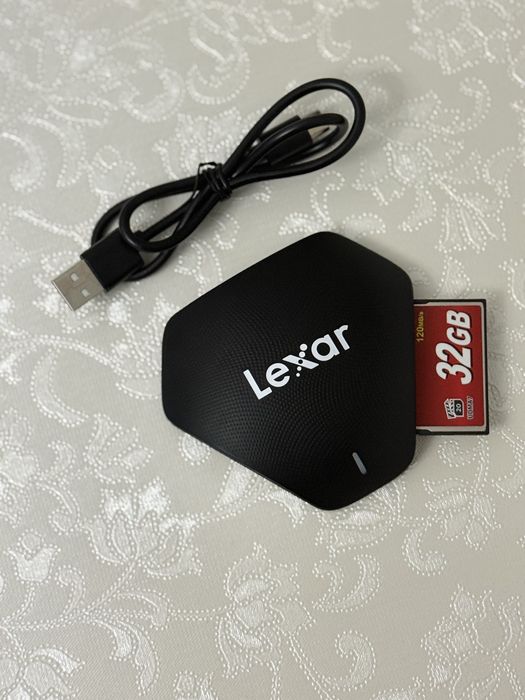 Lexar USB Card Reader + 32GB xotira kartasi (komplekt) sotiladi