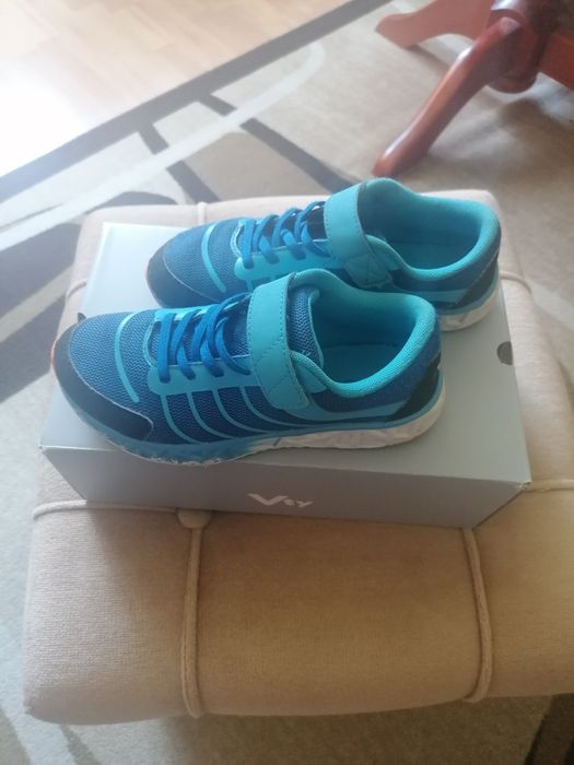 Маратонки за момче Adidas  размер 34