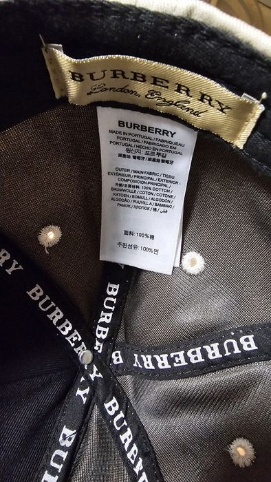 Sapca și palton Burberry