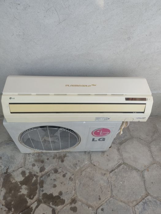 LG 12 talik kondisaner sotiladi hamma joyi ishlaydi.