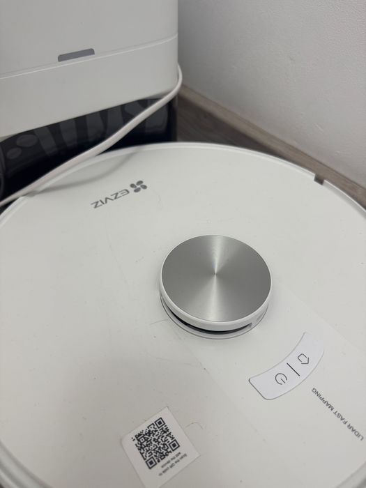 Aspirator robot EZVIZ cu functie de mop