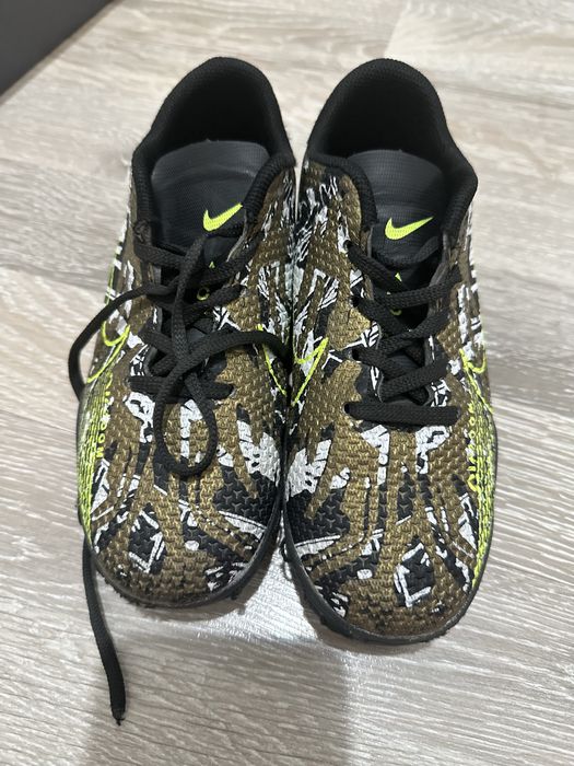 Футбольные бутсы