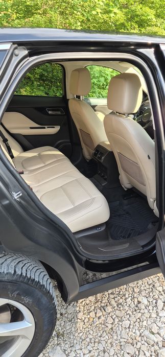 Jaguar F Pace de vanzare
