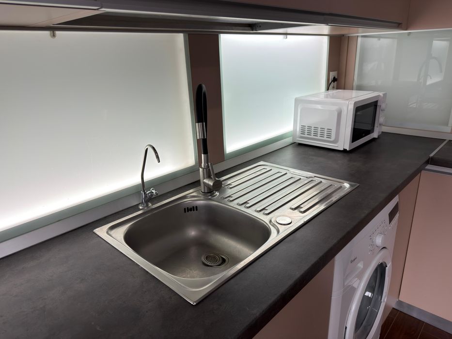 Inchiriez garsoniera Militari Residence cu acces parcare