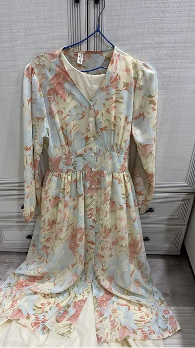 Продам вещи по 3000 42 размер