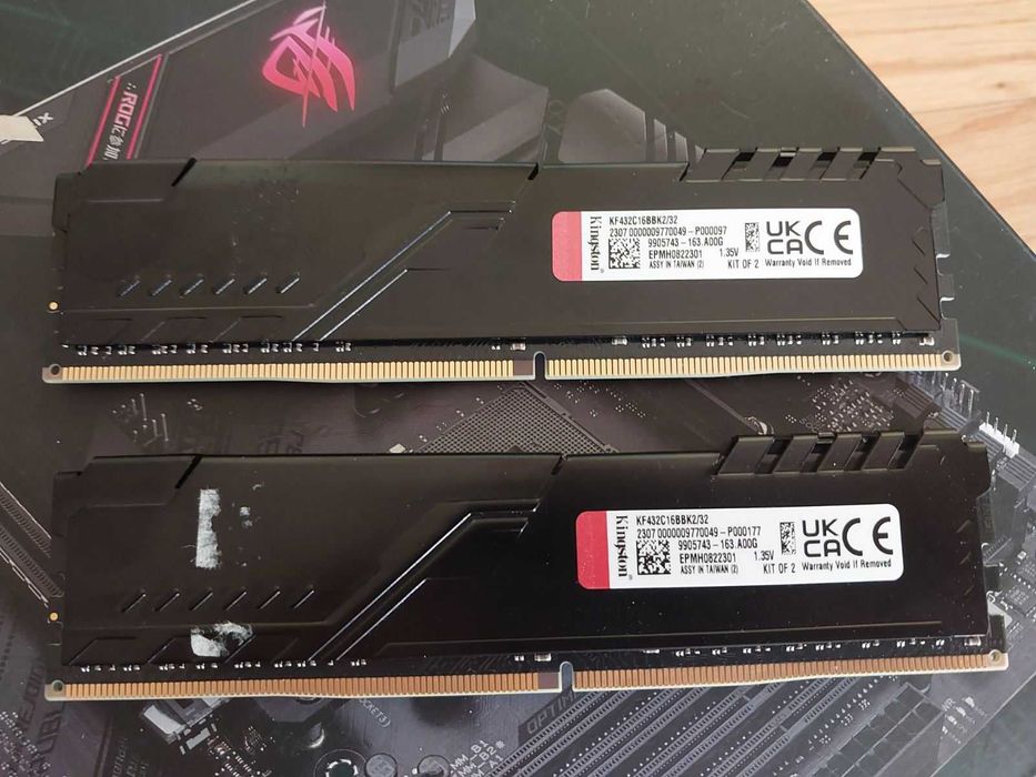 32GB 3200Mhz CL16 - G.Skill Ripjaws, Kingston Fury, Corsair Vengance