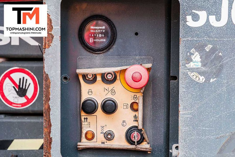 Ножична вишка Skyjack SJ6832 RT