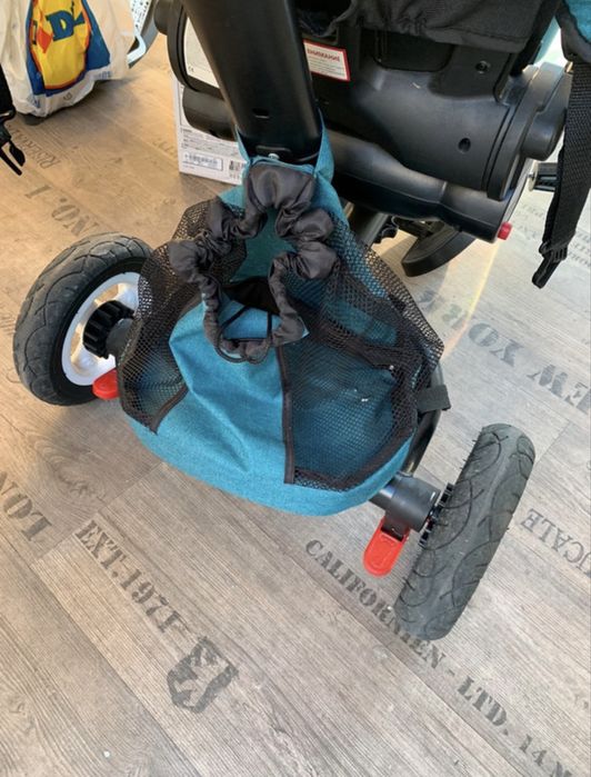 Tricicletă pliabilă cu scaun reversibil