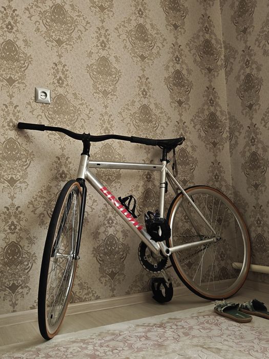 Unknown продаю L