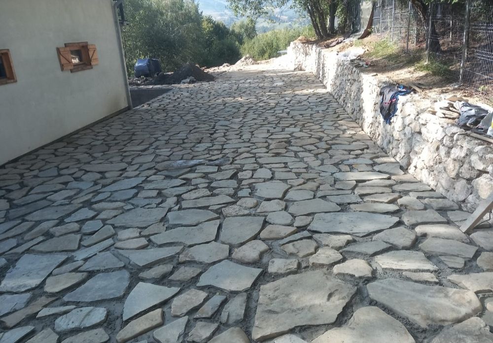 Piatră naturală poligonala/cubica