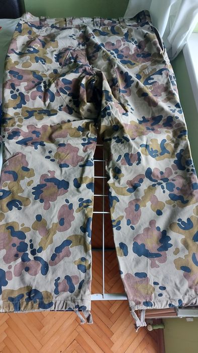 Pantaloni mozaic