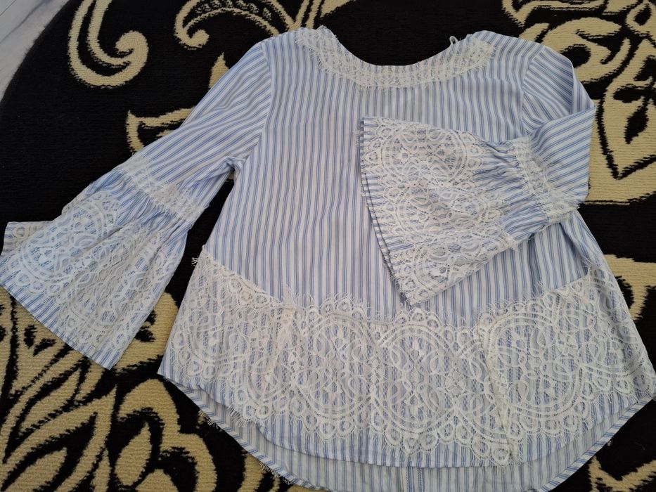 Страхотна блузка с дантели