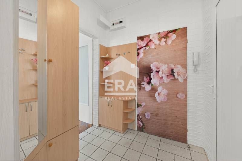 Продава се Двустаен апартамент в Варна, Цветен квартал - 40 кв.м за 2350 €/кв.м - Снимка #8