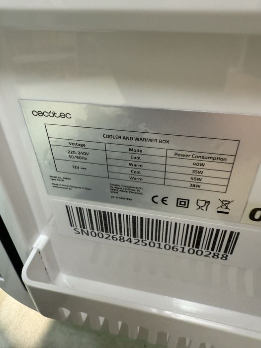 Преносим мини хладилник Cecotec