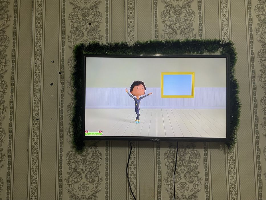 Продам телевизор срочно