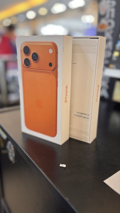 iPhone 17 Pro Max 256 GB eSIM Белый