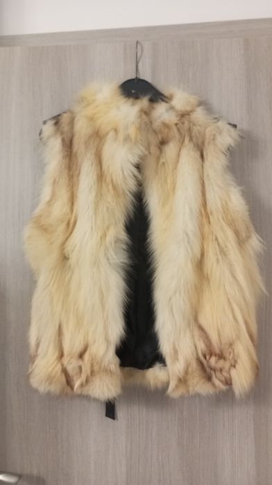 Елече с предна част лисица, гръб кожа.Дамска  шуба.