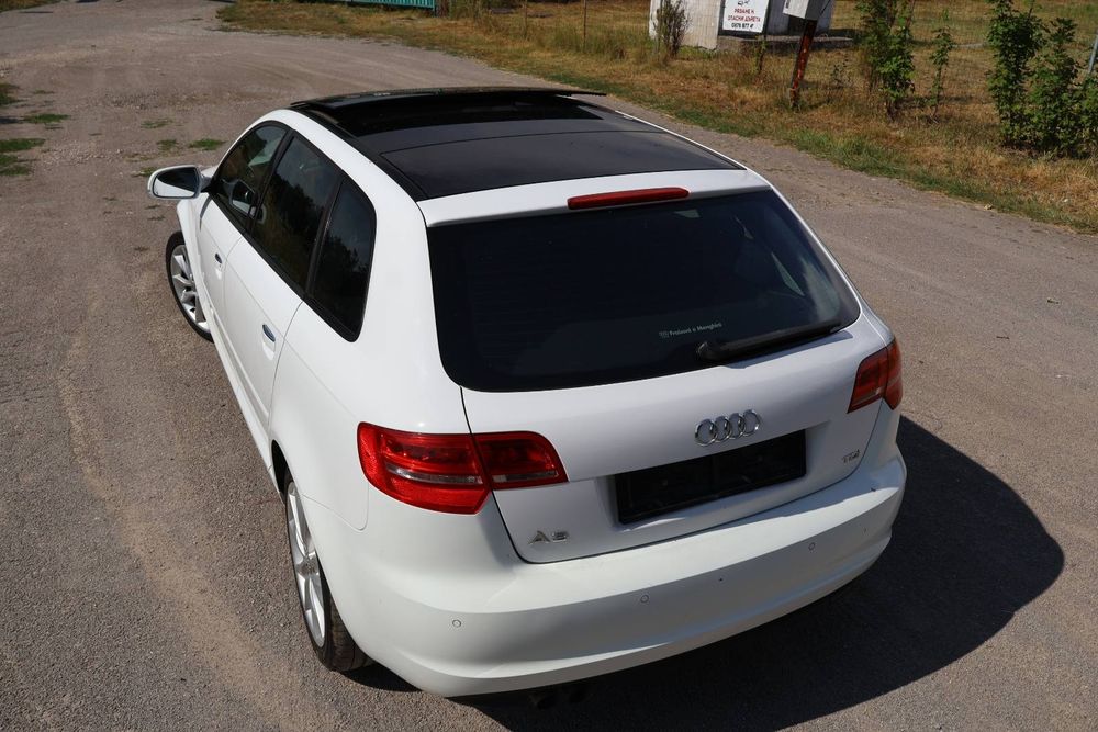 AUDI A3 2.0 170кс. 2011г.  Панорама