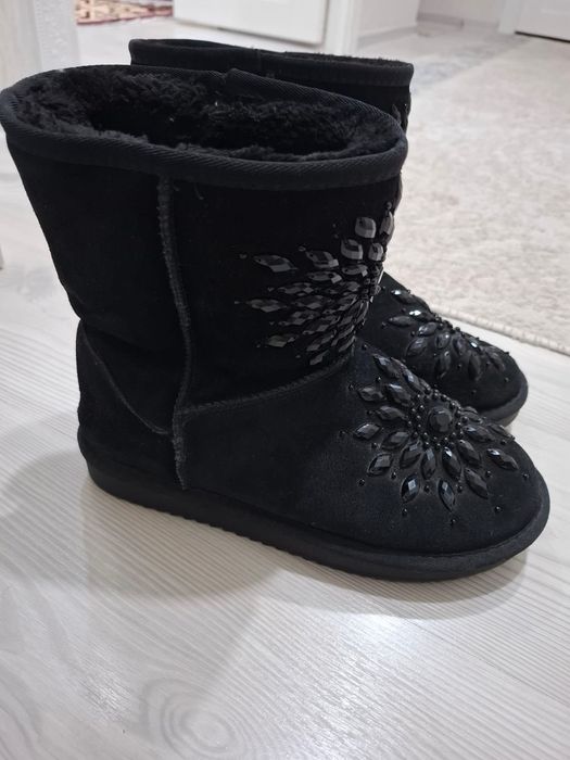 Уги етік сатылады.