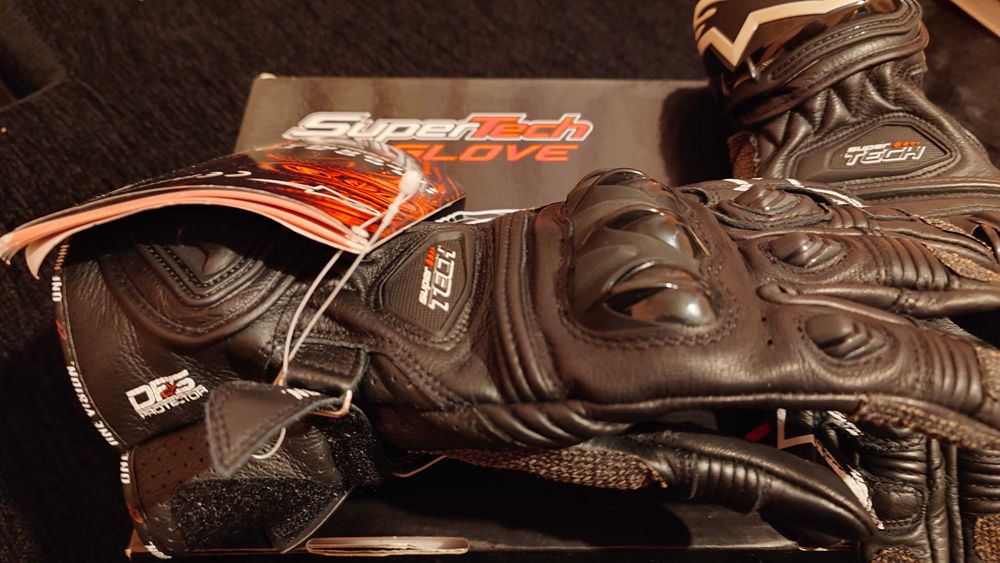 Продавам ръкавици Alpinestars SuperTech