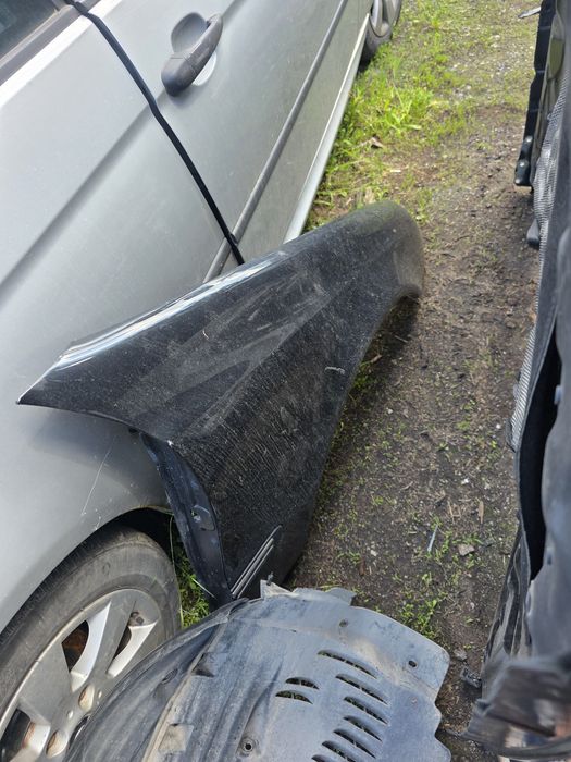 Преден десен калник за Mercedes W211 Авангард