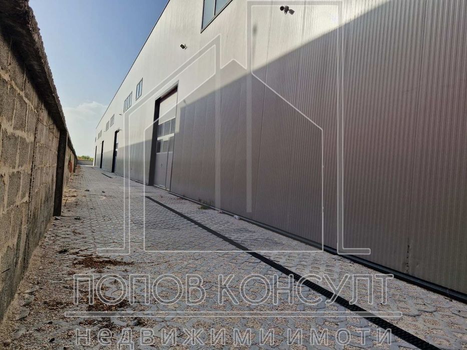 Промишлено складово хале с шоурум и офиси