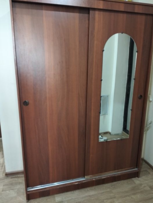 Отдам даром  прихожую