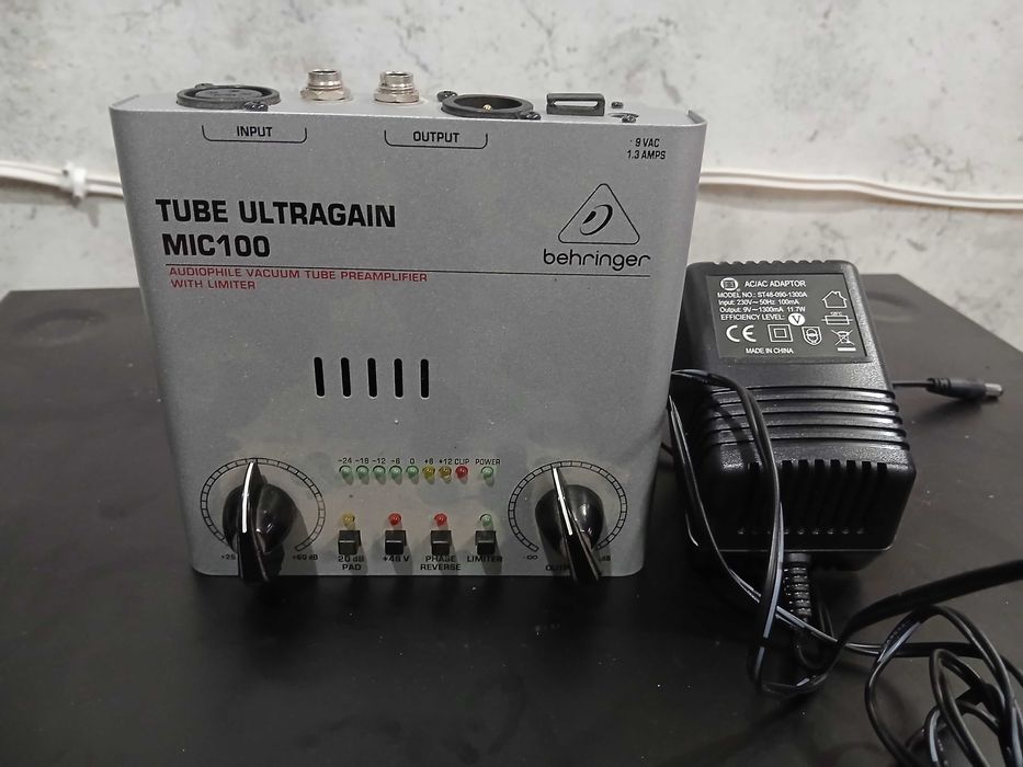 Behringer Tube Ultragain 100 микрофонен предусилвател