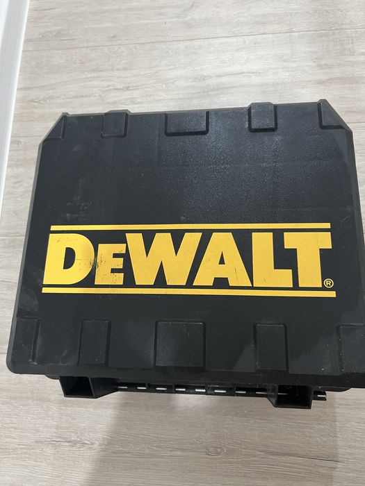Ръчен циркуляр DEWALT DWE575-QS