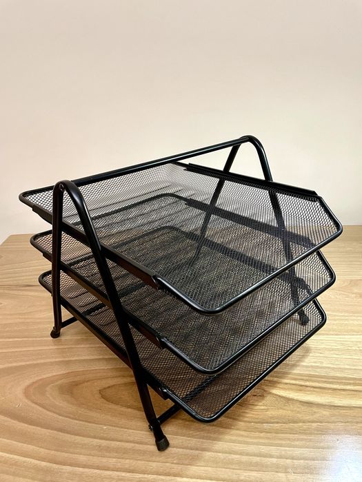 Лоток офисный для бумаг / Qog'ozlar uchun 3 qavatli ofis tepsisi.