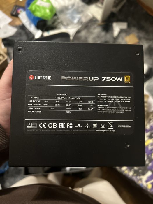 Блок питания на 750w Chieftronic Powerup